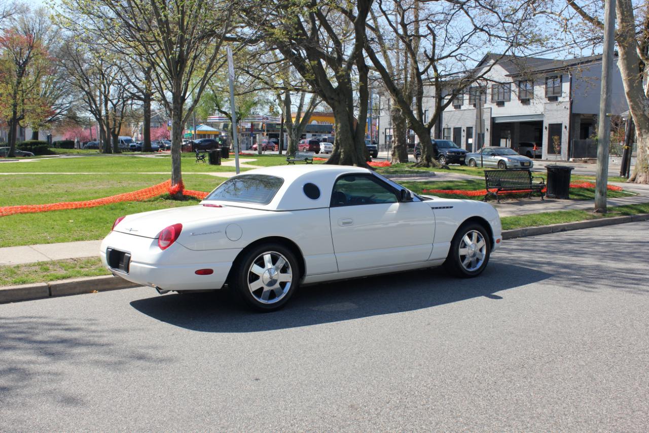 Ford Thunderbird Deluxe 2002
