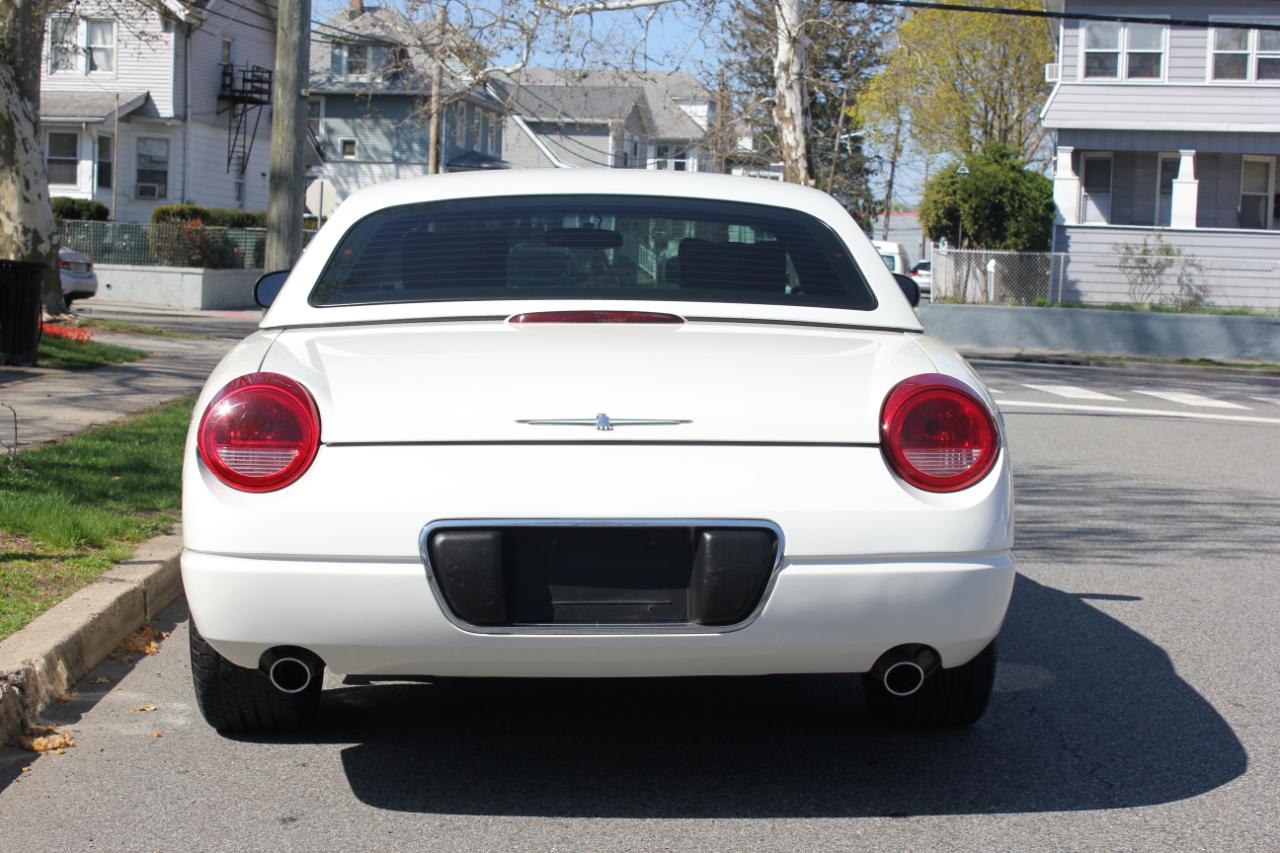 Ford Thunderbird Deluxe 2002