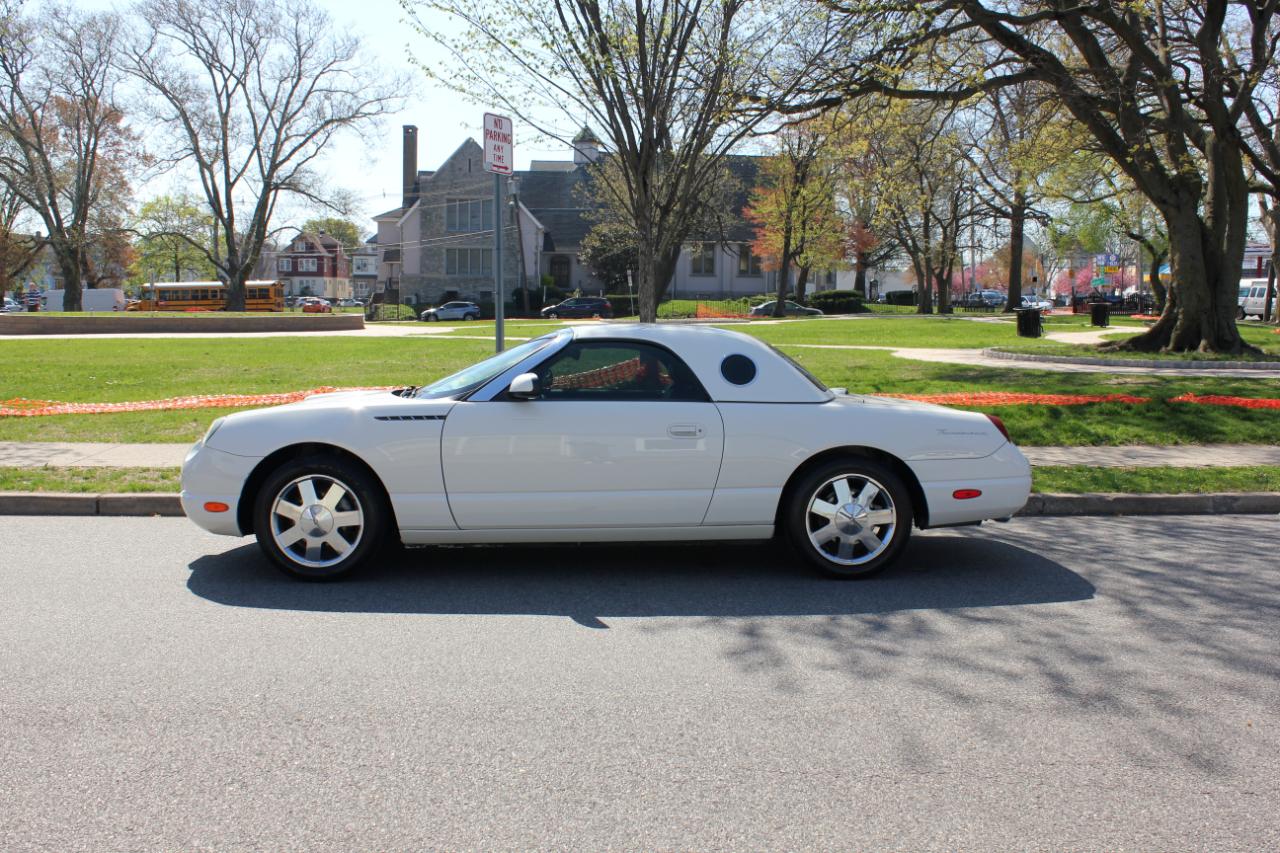Ford Thunderbird Deluxe 2002