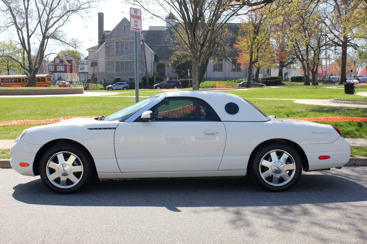 Ford Thunderbird Deluxe 2002