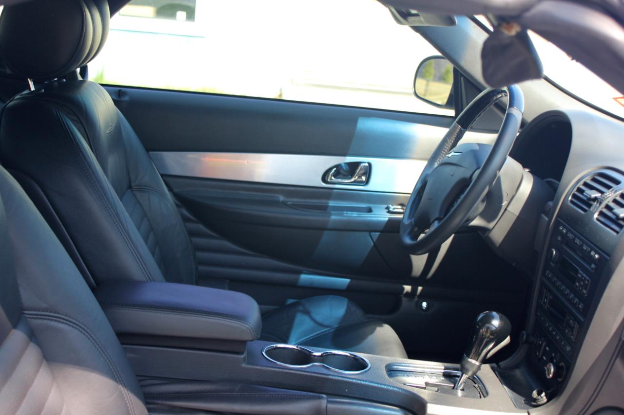 Ford Thunderbird Deluxe 2002