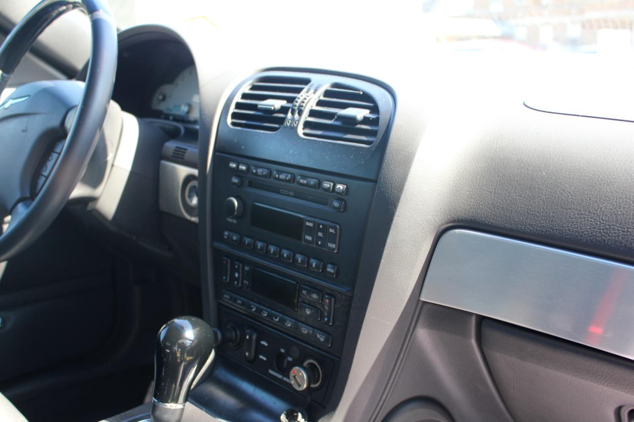 Ford Thunderbird Deluxe 2002