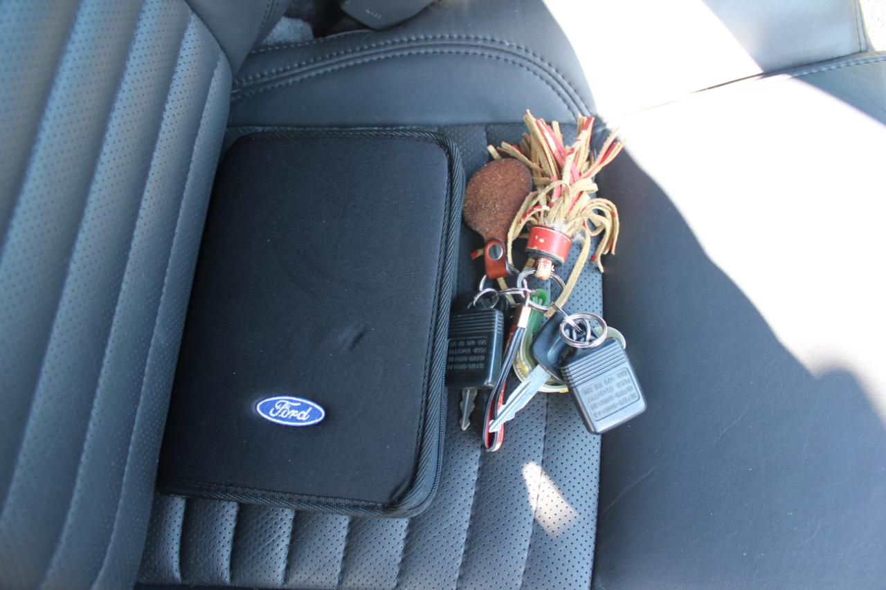 Ford Thunderbird Deluxe 2002