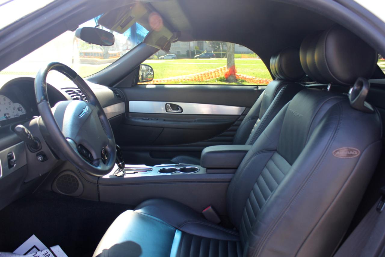 Ford Thunderbird Deluxe 2002