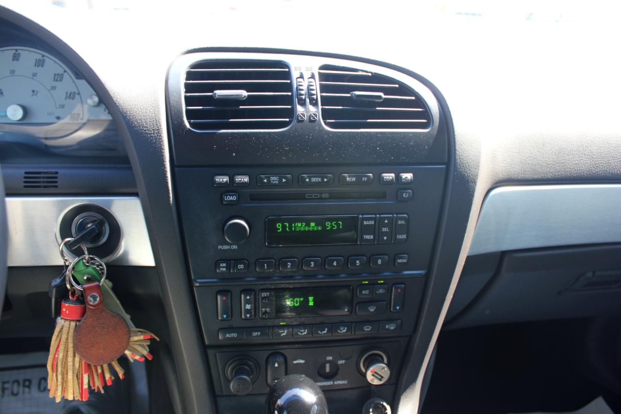 Ford Thunderbird Deluxe 2002