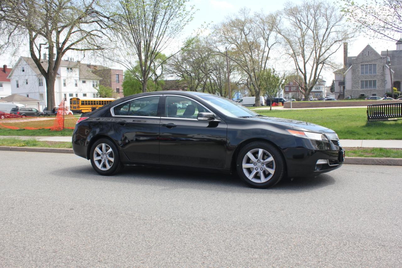 Acura TL 6-Speed AT with Tech Package and 18-In. WP 2013