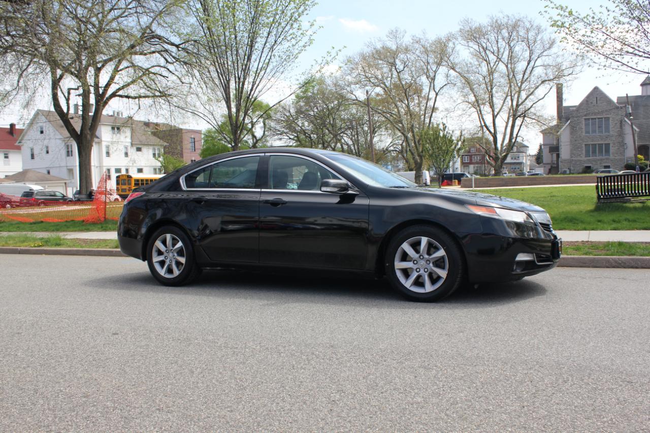 Acura TL 6-Speed AT with Tech Package and 18-In. WP 2013