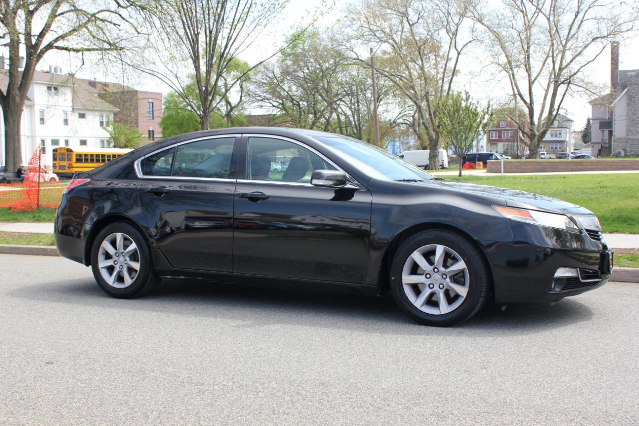 Acura TL 6-Speed AT with Tech Package and 18-In. WP 2013
