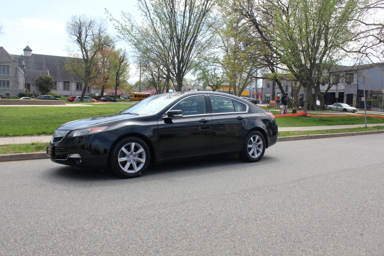 Acura TL 6-Speed AT with Tech Package and 18-In. WP 2013