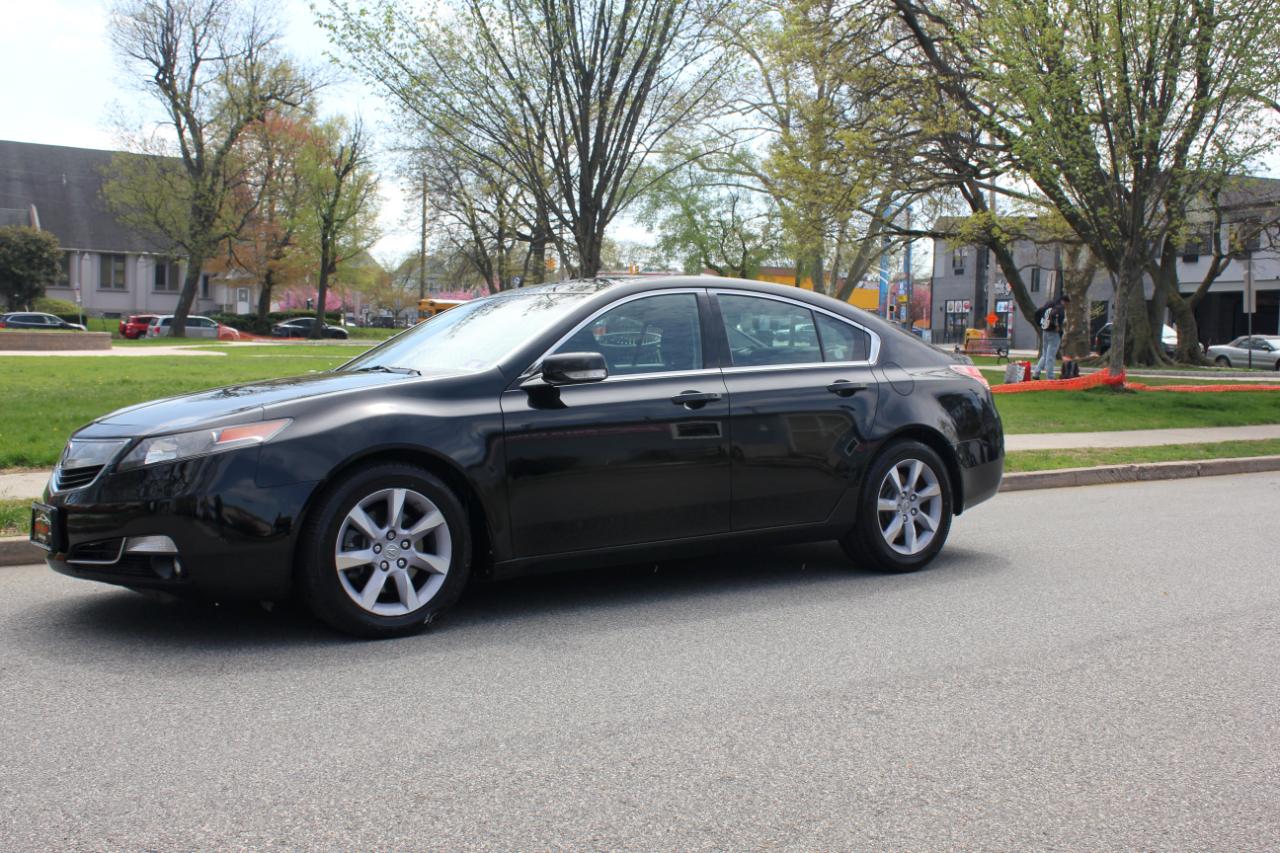 Acura TL 6-Speed AT with Tech Package and 18-In. WP 2013