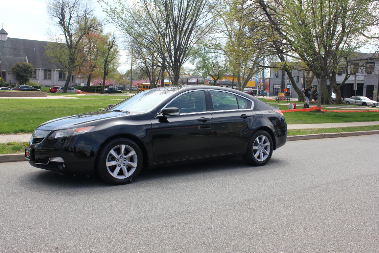 Acura TL 6-Speed AT with Tech Package and 18-In. WP 2013