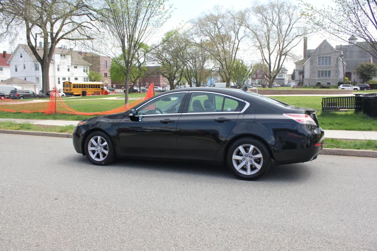 Acura TL 6-Speed AT with Tech Package and 18-In. WP 2013