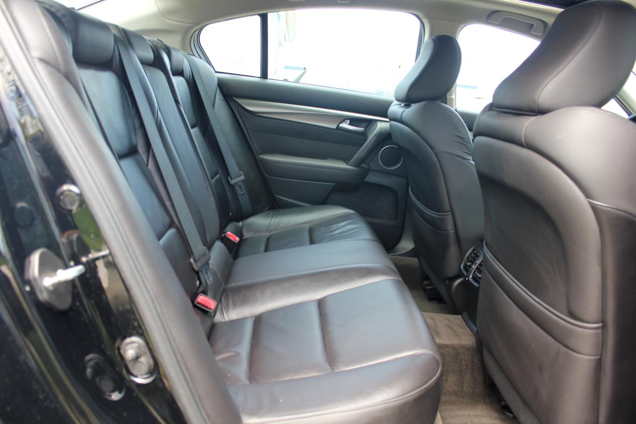 Acura TL 6-Speed AT with Tech Package and 18-In. WP 2013