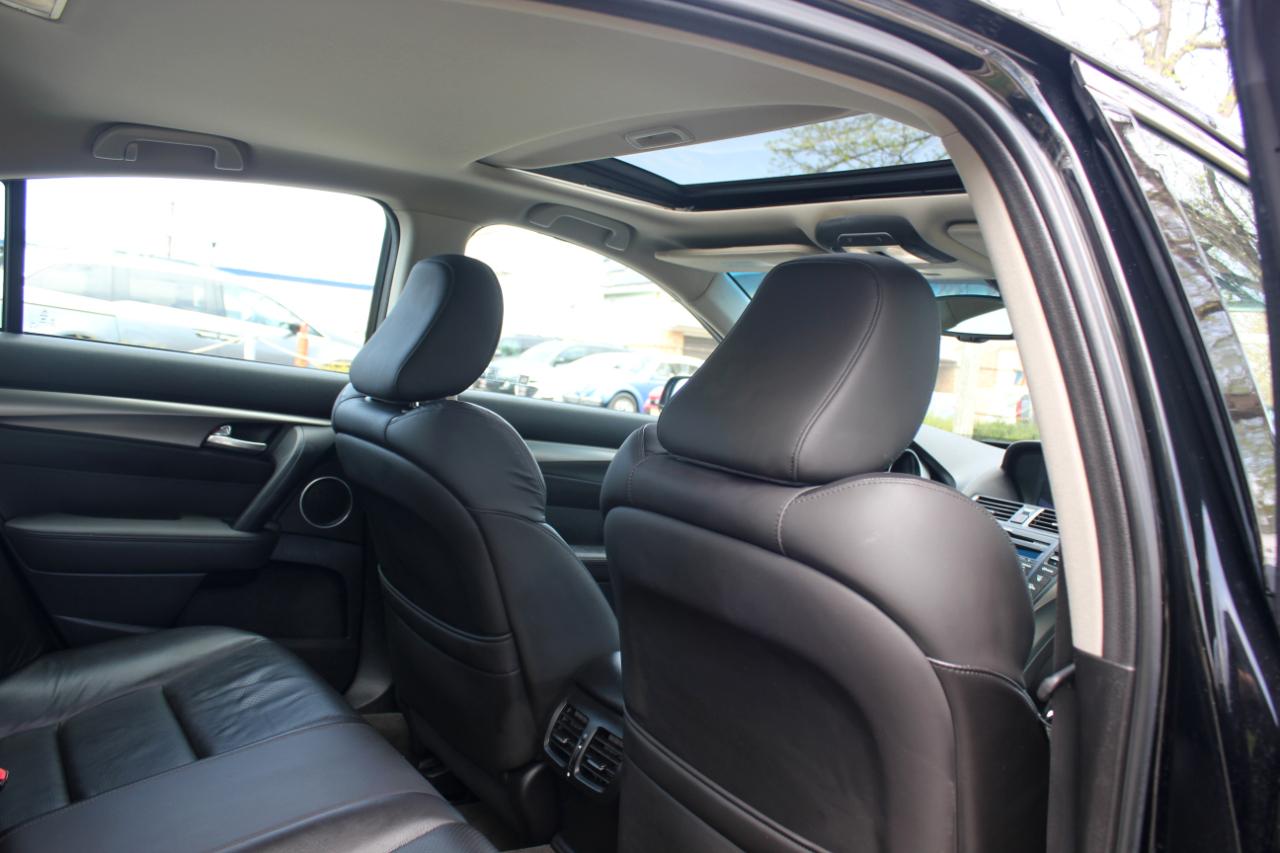 Acura TL 6-Speed AT with Tech Package and 18-In. WP 2013