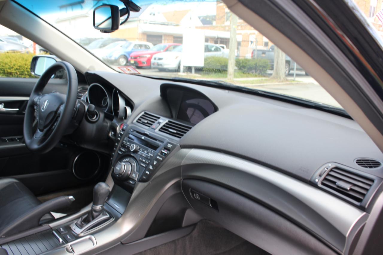 Acura TL 6-Speed AT with Tech Package and 18-In. WP 2013