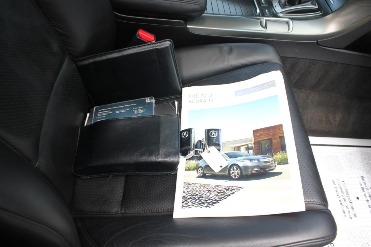 Acura TL 6-Speed AT with Tech Package and 18-In. WP 2013