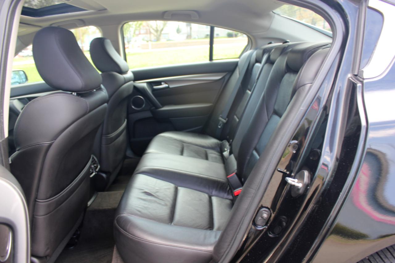 Acura TL 6-Speed AT with Tech Package and 18-In. WP 2013