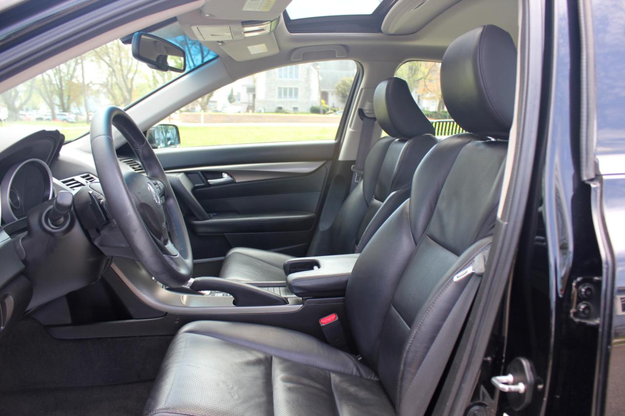 Acura TL 6-Speed AT with Tech Package and 18-In. WP 2013