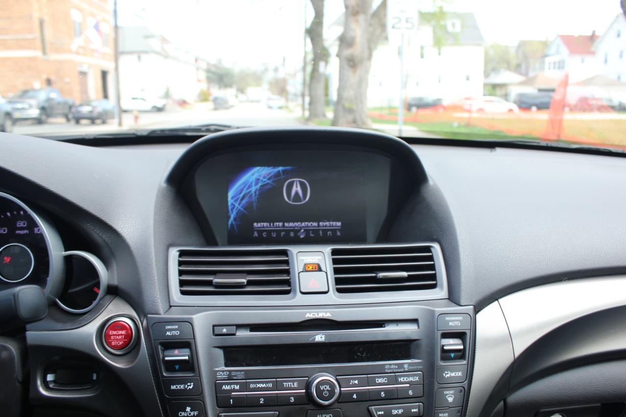 Acura TL 6-Speed AT with Tech Package and 18-In. WP 2013