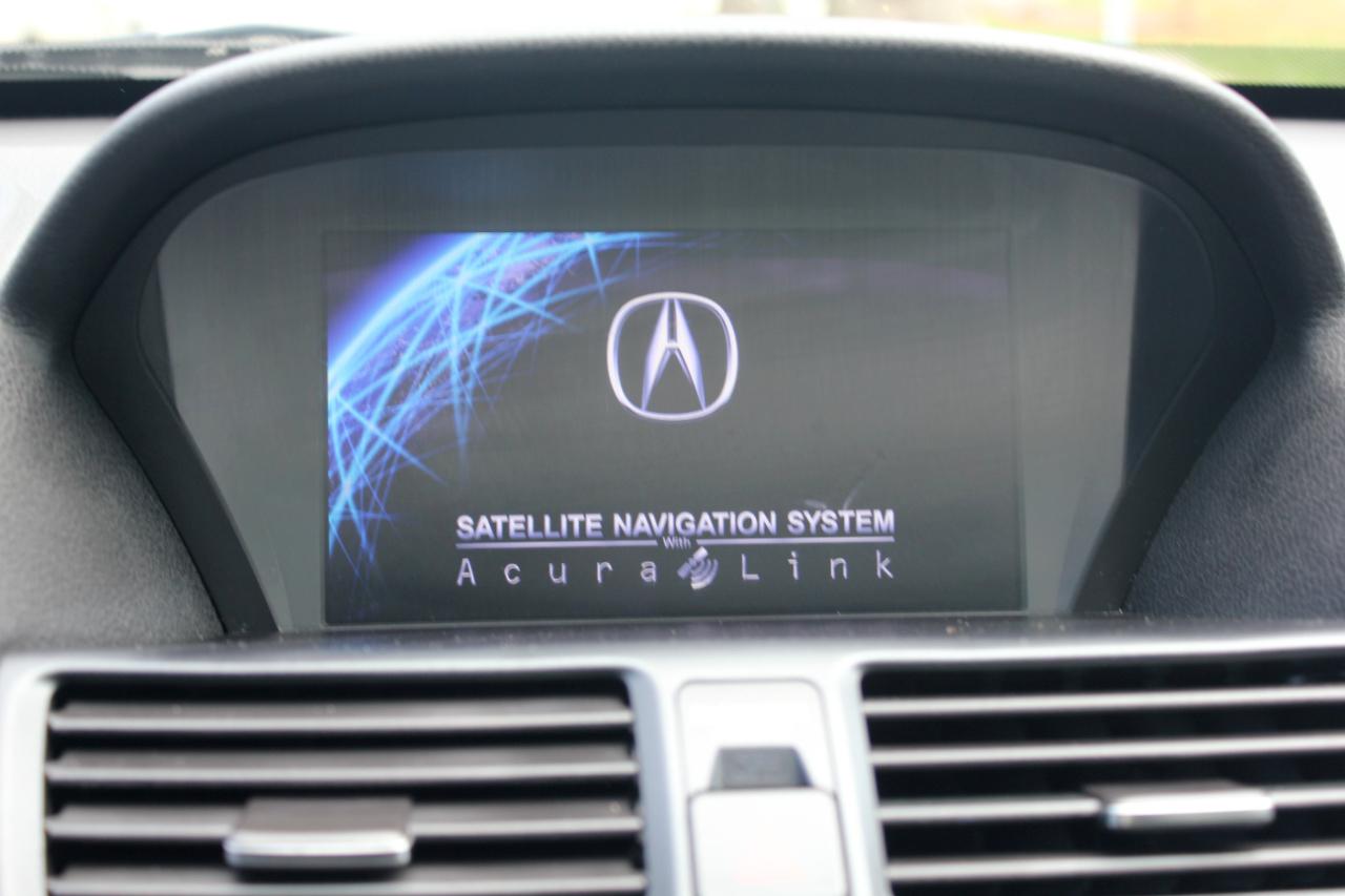 Acura TL 6-Speed AT with Tech Package and 18-In. WP 2013