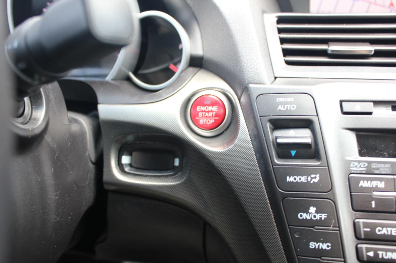 Acura TL 6-Speed AT with Tech Package and 18-In. WP 2013