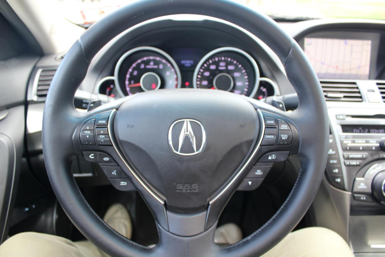 Acura TL 6-Speed AT with Tech Package and 18-In. WP 2013