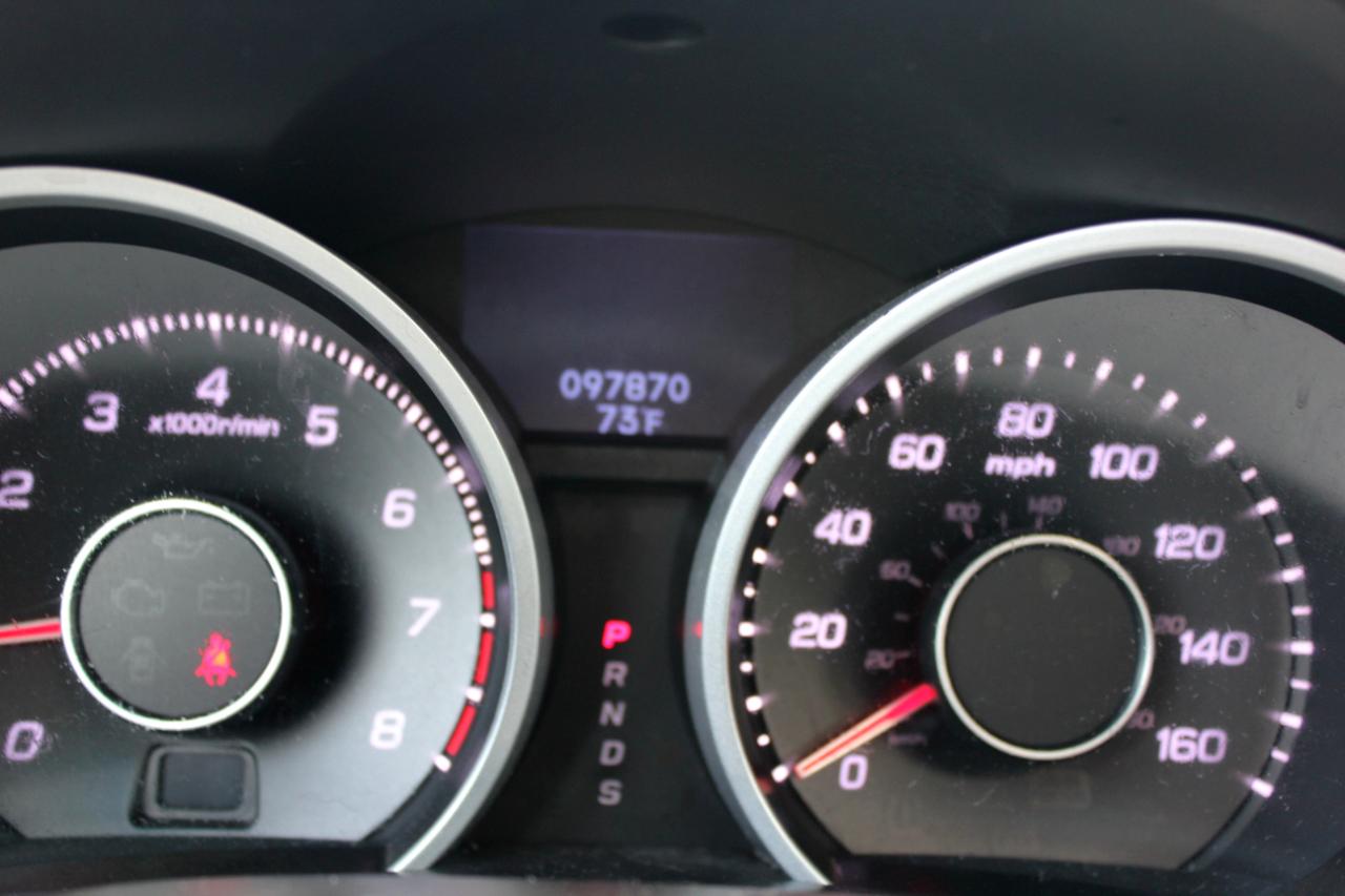 Acura TL 6-Speed AT with Tech Package and 18-In. WP 2013