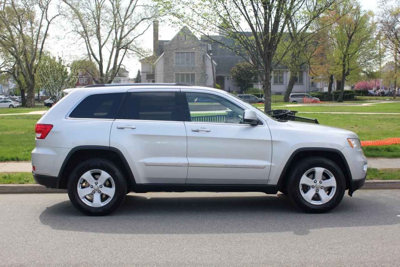 Jeep Grand Cherokee Laredo 4WD 2011