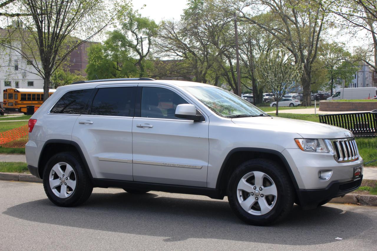 Jeep Grand Cherokee Laredo 4WD 2011
