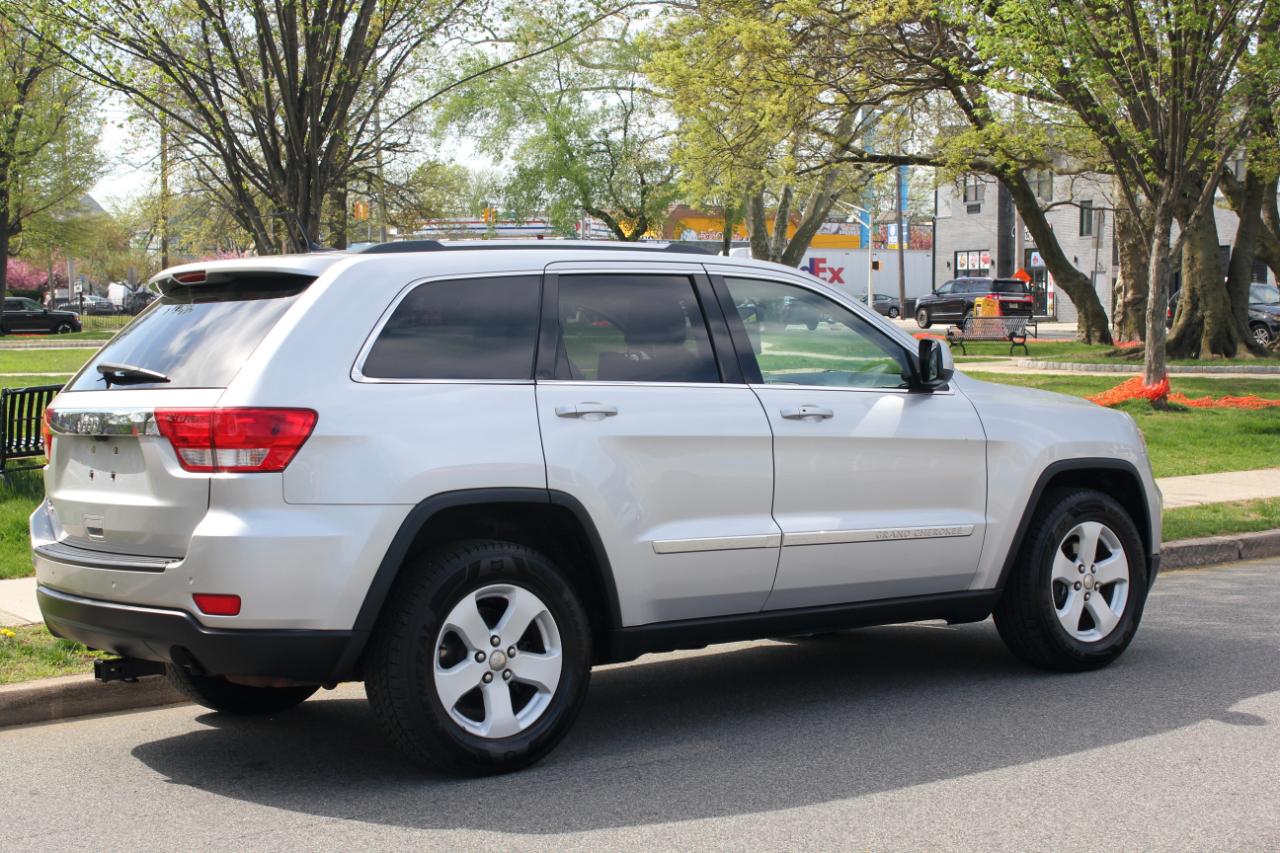 Jeep Grand Cherokee Laredo 4WD 2011