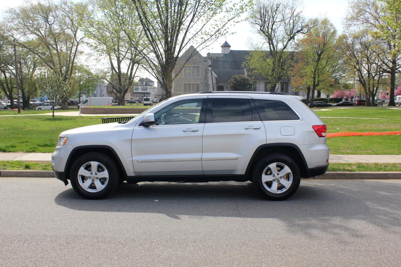 Jeep Grand Cherokee Laredo 4WD 2011