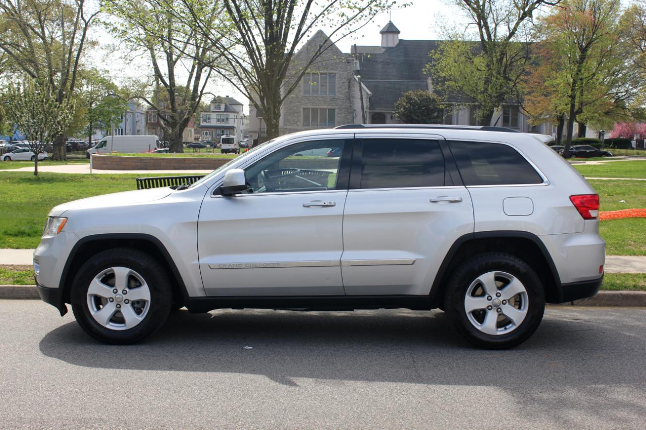 Jeep Grand Cherokee Laredo 4WD 2011