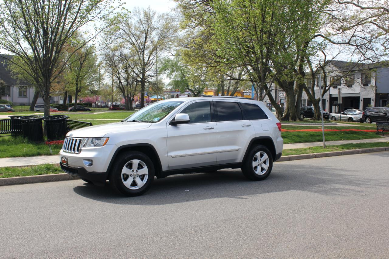 Jeep Grand Cherokee Laredo 4WD 2011
