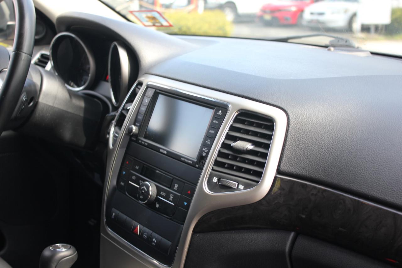 Jeep Grand Cherokee Laredo 4WD 2011