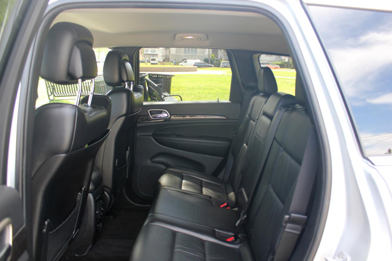 Jeep Grand Cherokee Laredo 4WD 2011