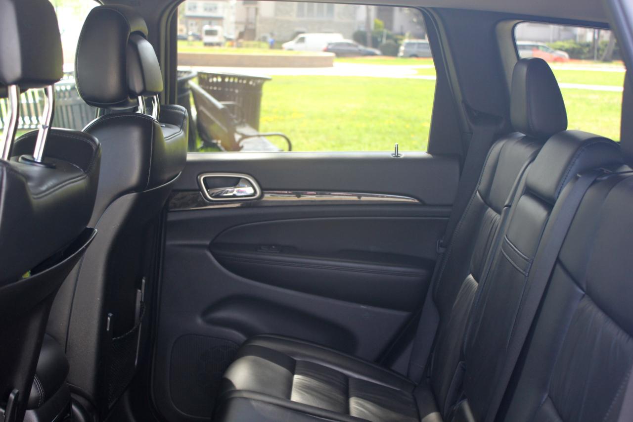 Jeep Grand Cherokee Laredo 4WD 2011