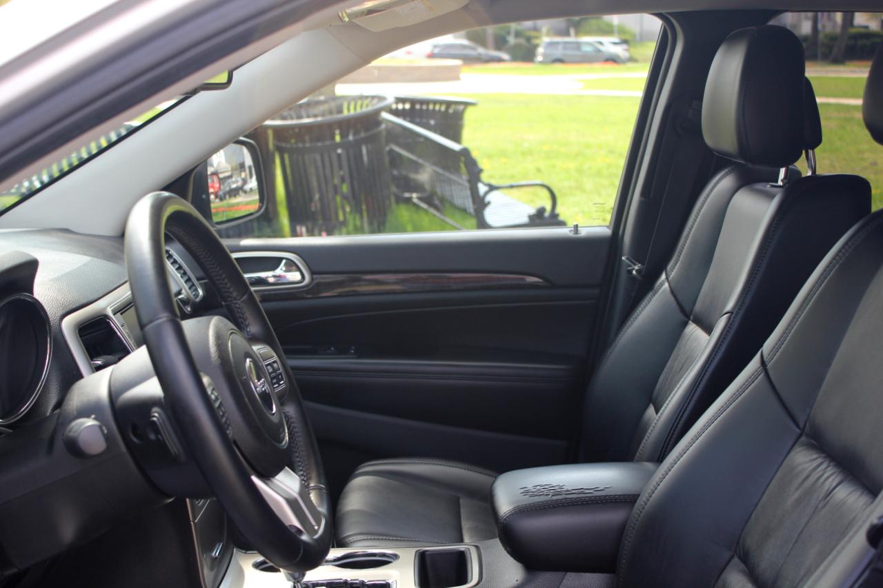 Jeep Grand Cherokee Laredo 4WD 2011