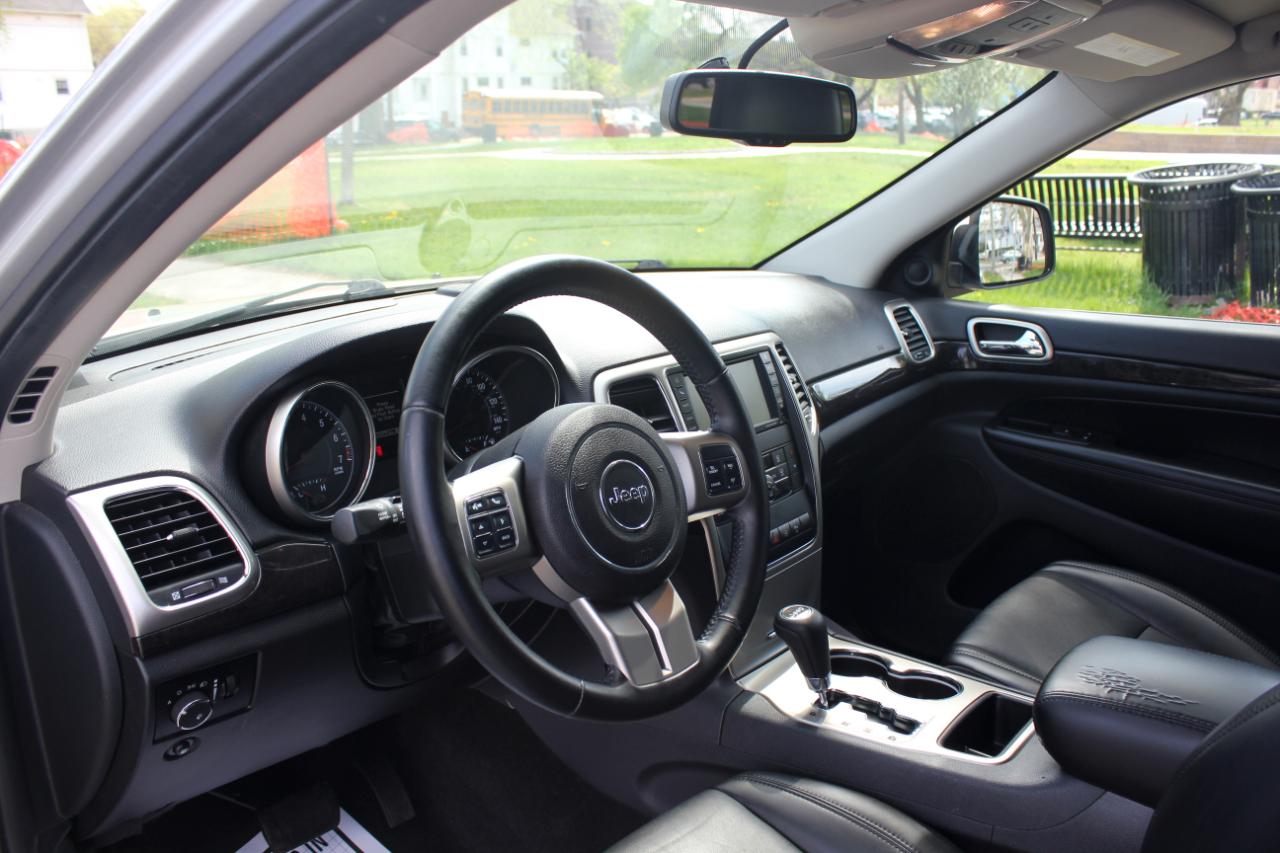 Jeep Grand Cherokee Laredo 4WD 2011