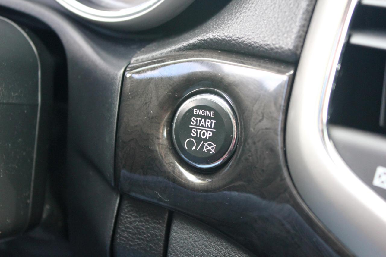 Jeep Grand Cherokee Laredo 4WD 2011