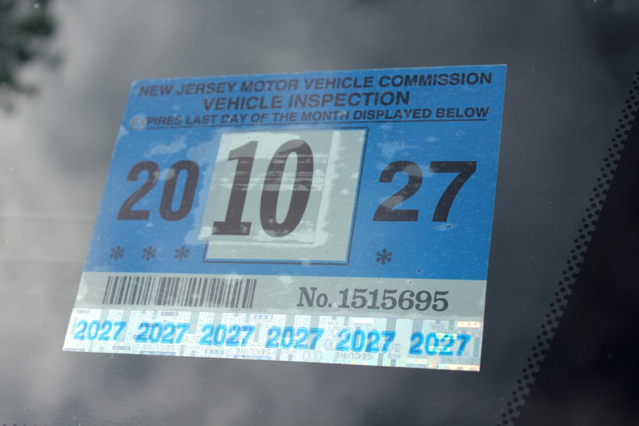 Jeep Grand Cherokee Laredo 4WD 2011