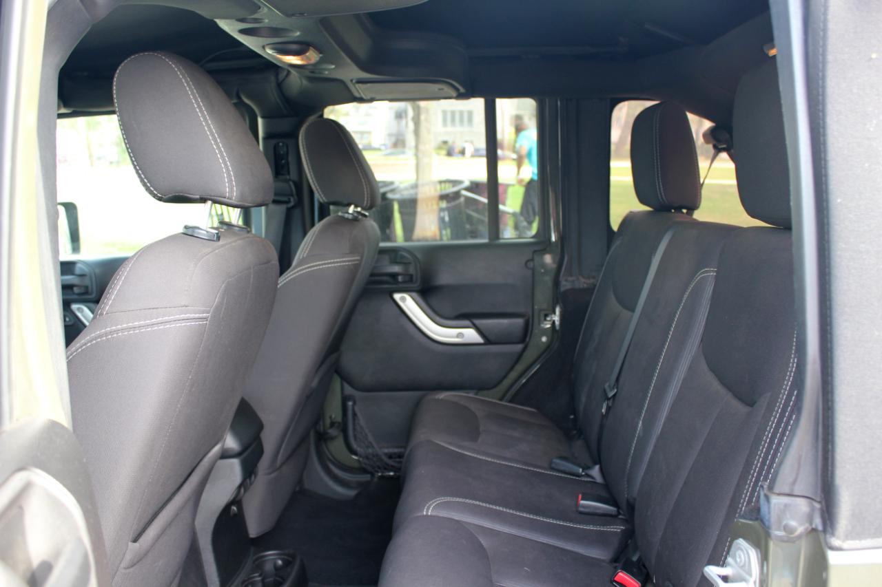 Jeep Wrangler Unlimited Sahara 4WD 2015