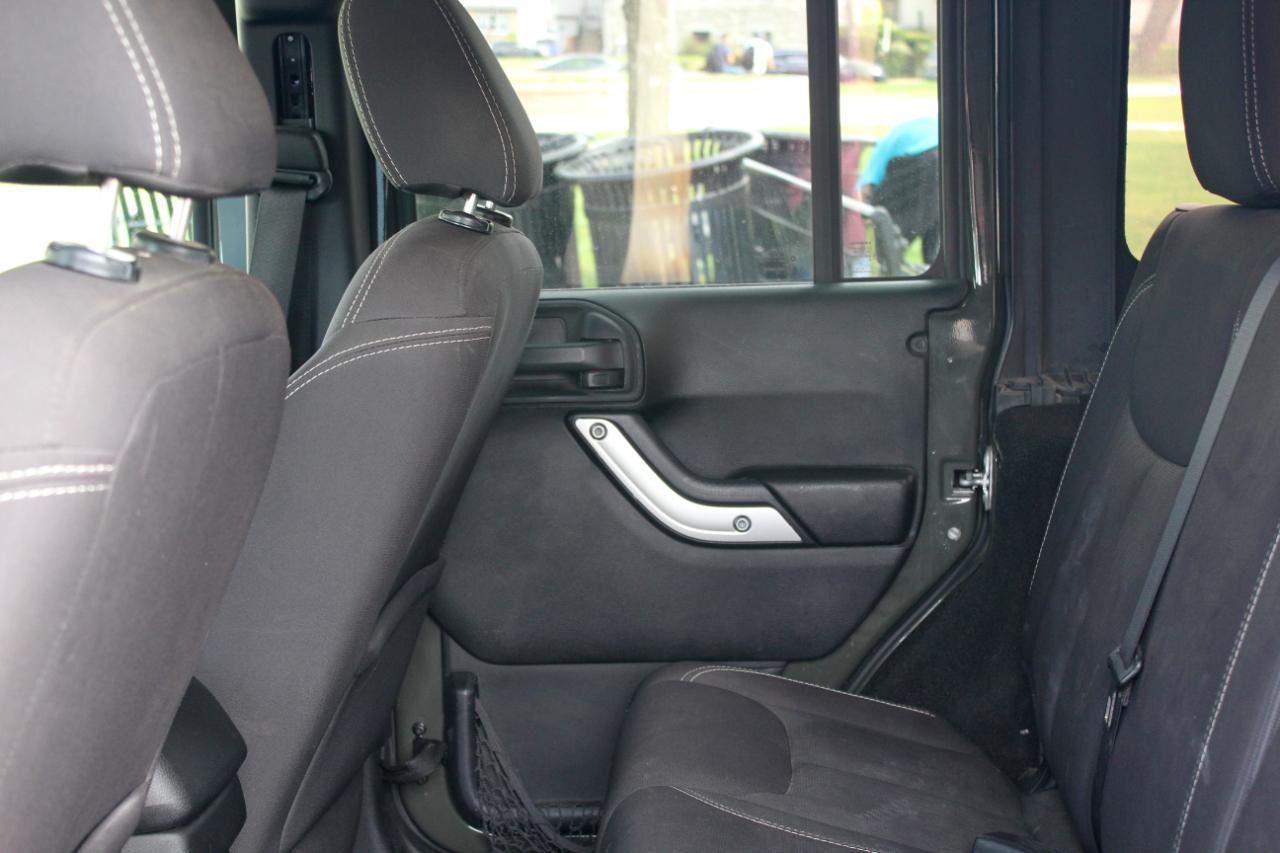 Jeep Wrangler Unlimited Sahara 4WD 2015