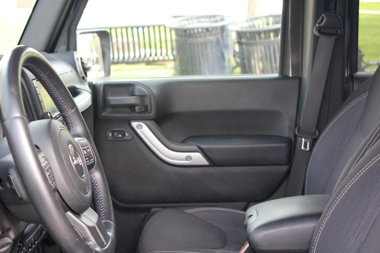 Jeep Wrangler Unlimited Sahara 4WD 2015