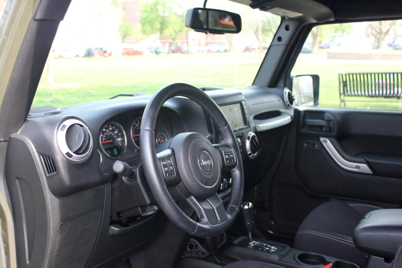 Jeep Wrangler Unlimited Sahara 4WD 2015