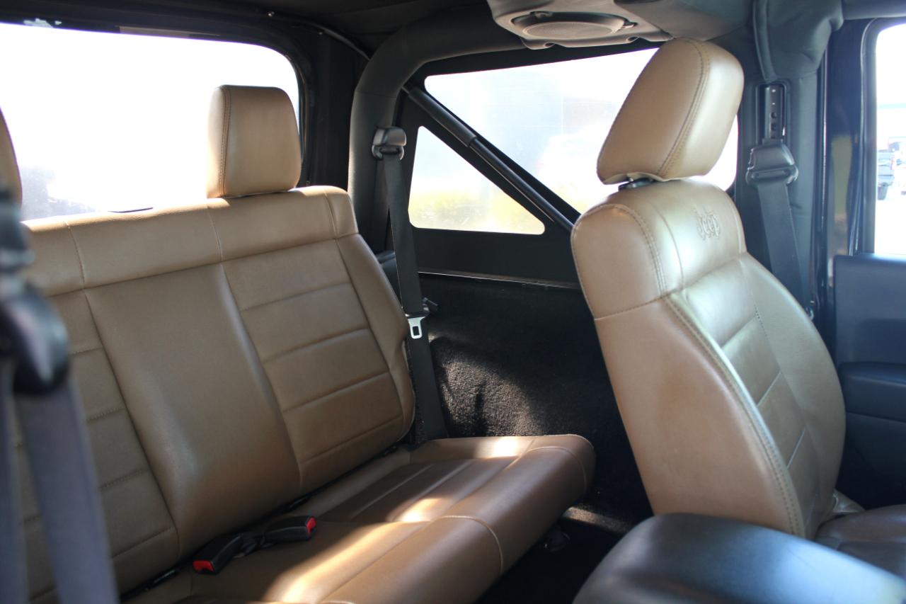 Jeep Wrangler Sahara 4WD 2012