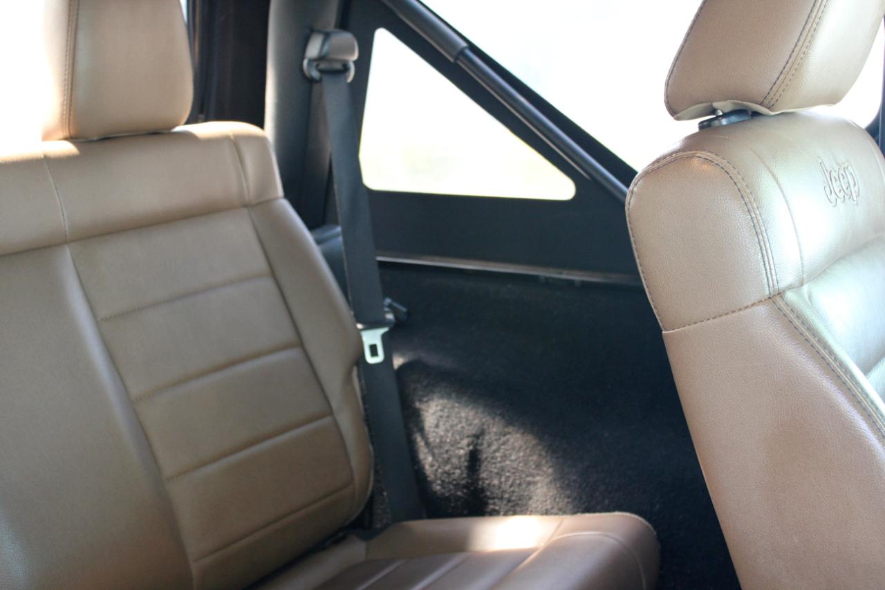 Jeep Wrangler Sahara 4WD 2012