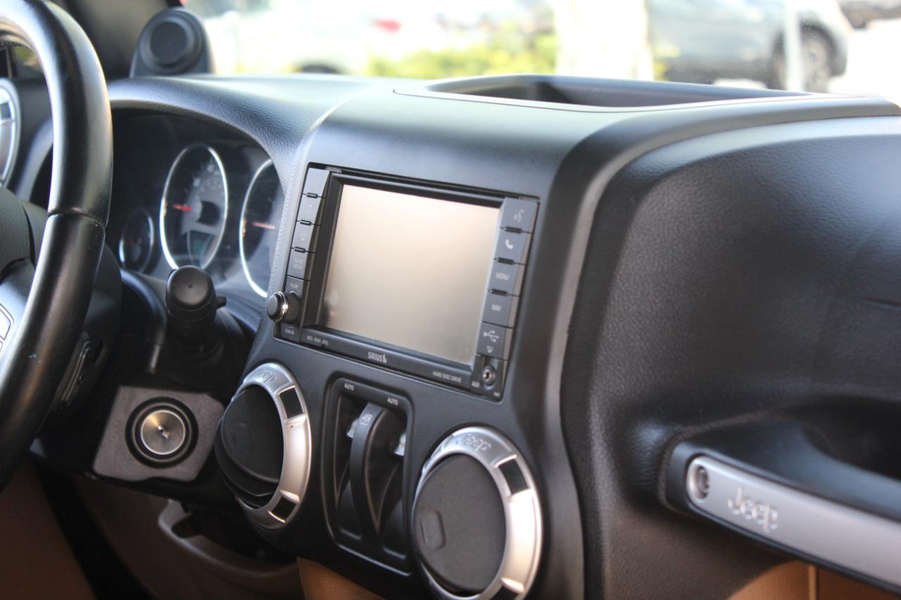 Jeep Wrangler Sahara 4WD 2012