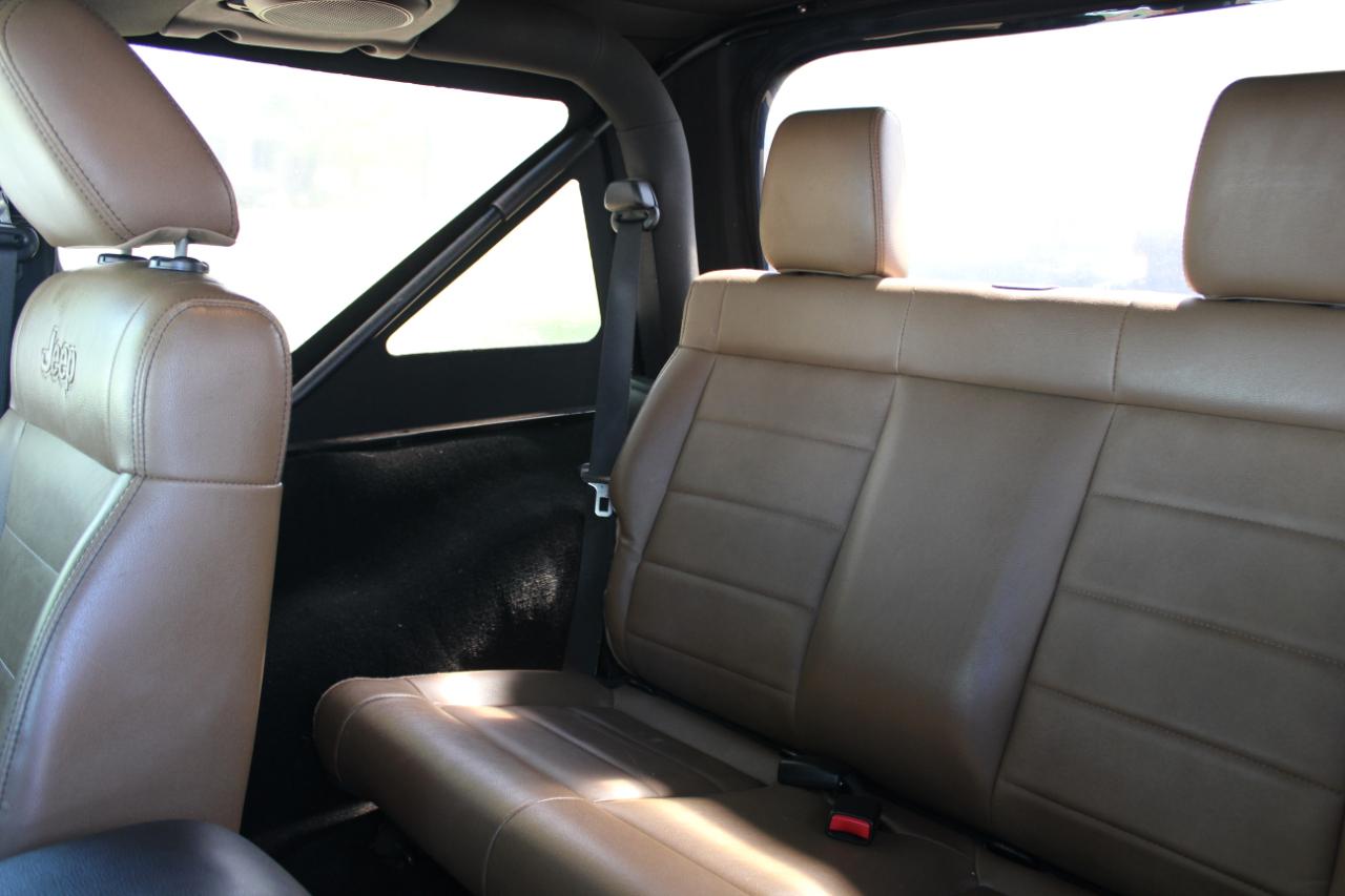 Jeep Wrangler Sahara 4WD 2012