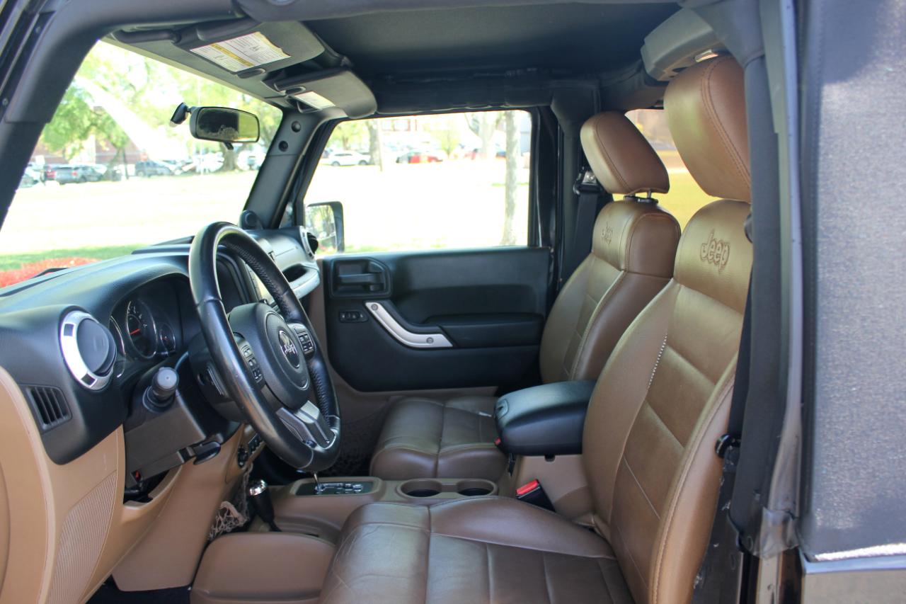 Jeep Wrangler Sahara 4WD 2012