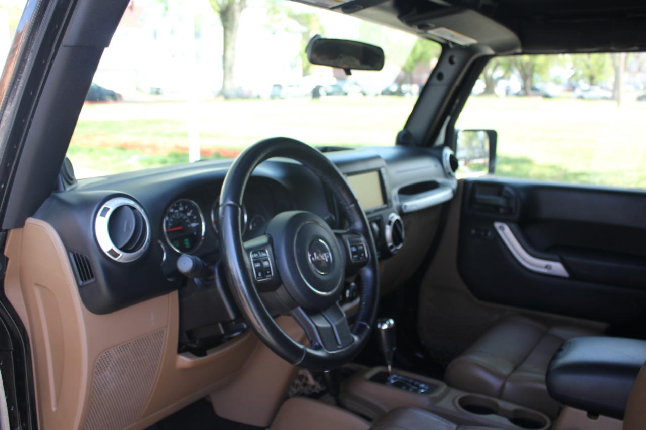 Jeep Wrangler Sahara 4WD 2012